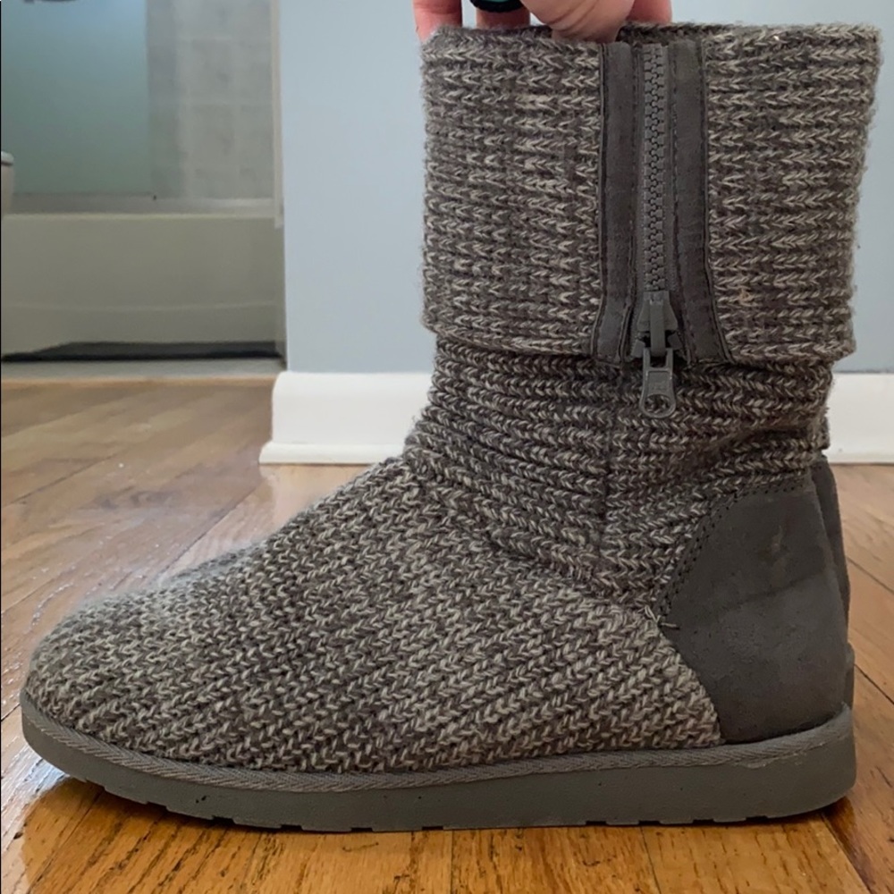 Grey Sweater Knit Boots